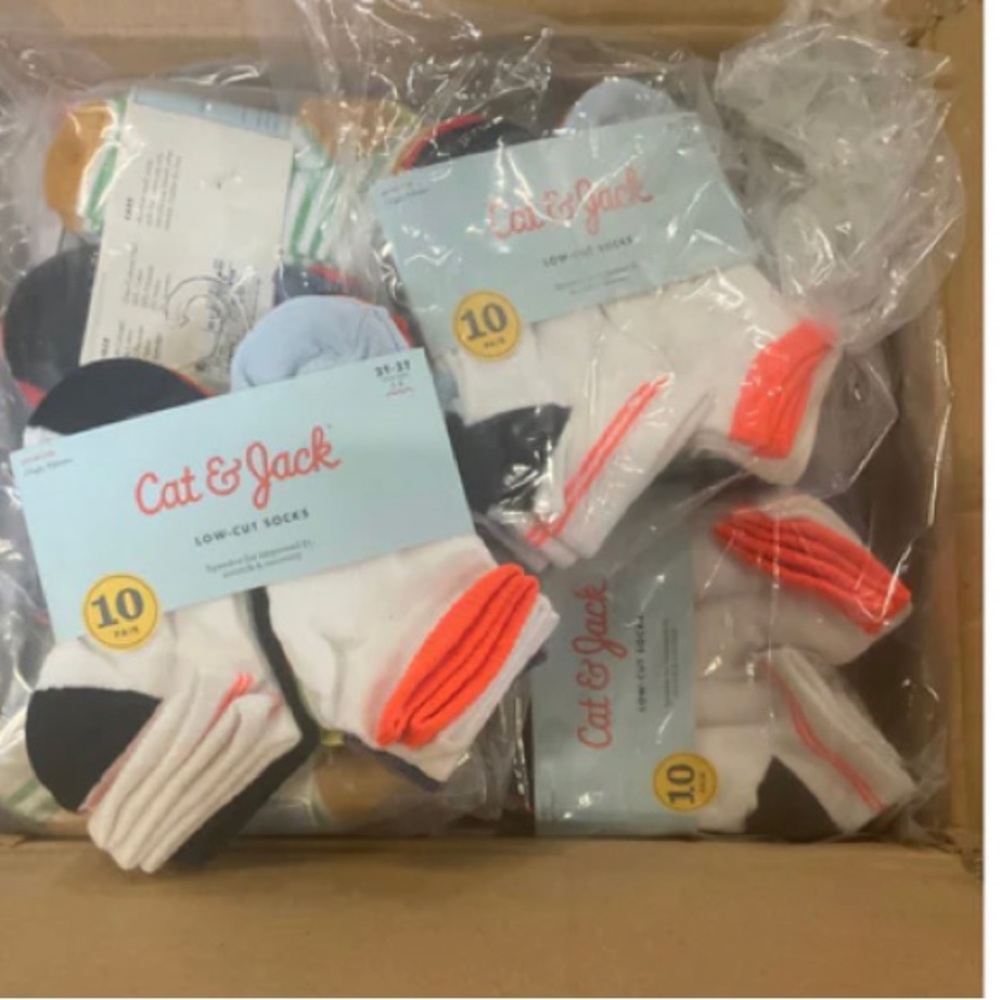 Cat & Jack Low Cut Socks. 20 pairs of sock per pack. Multi colors